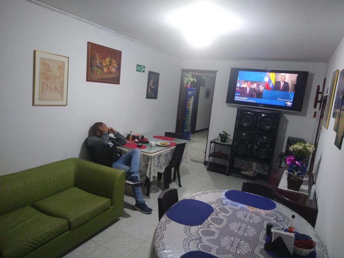 Hospedaje Solianka ボゴタ エクステリア 写真
